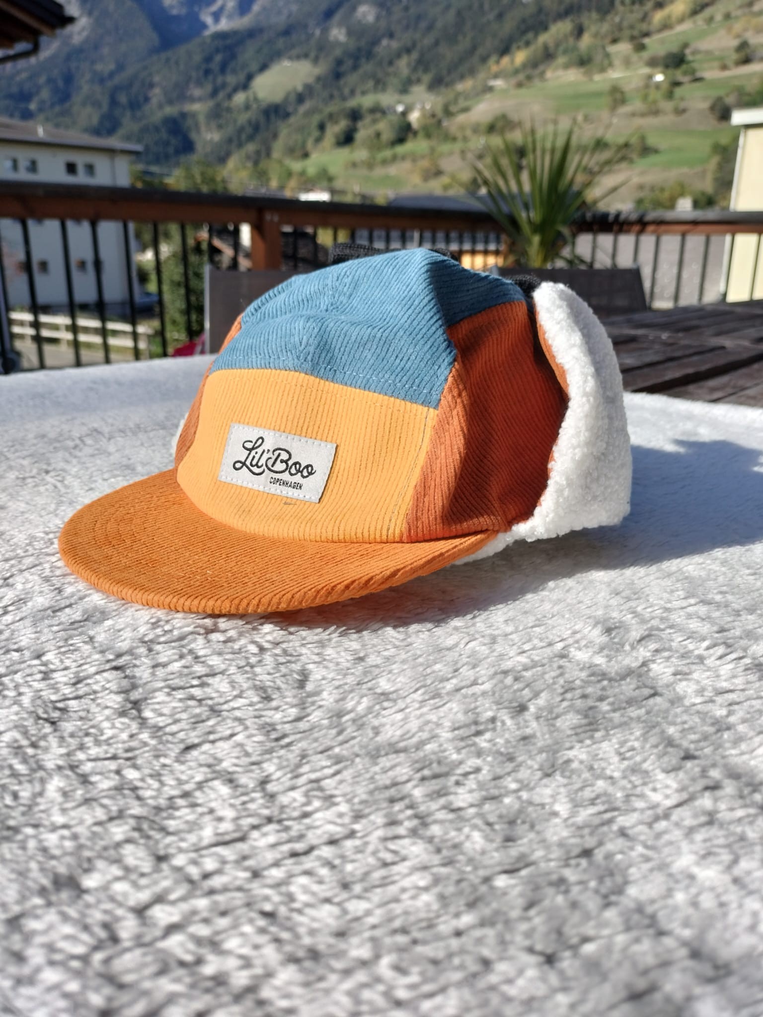 Casquette doublé polaire à 5 panneaux velour cotelé