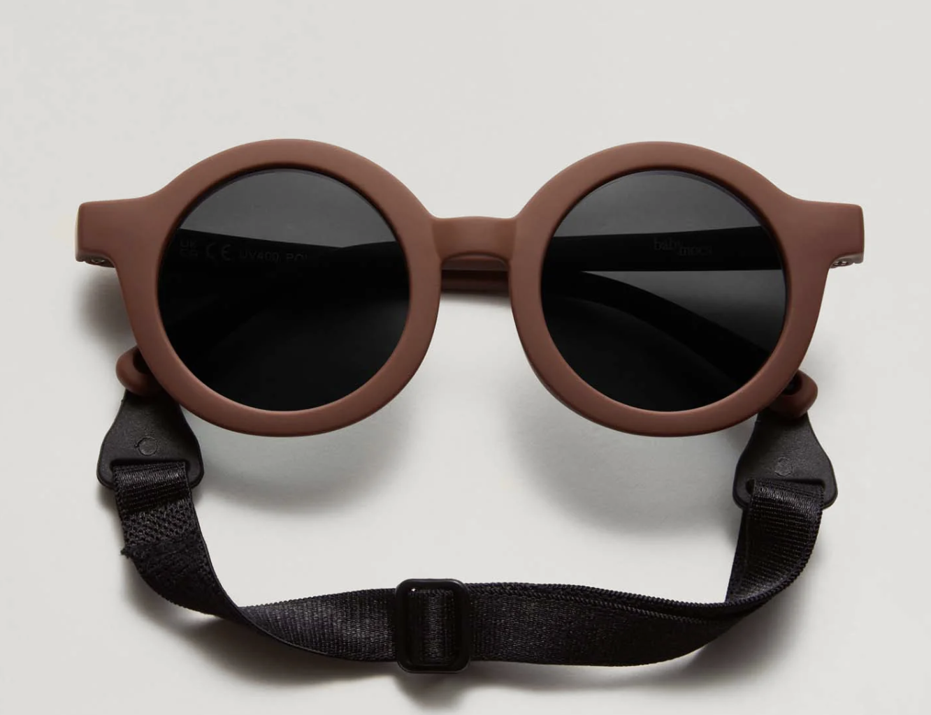 Lunette de soleil brun