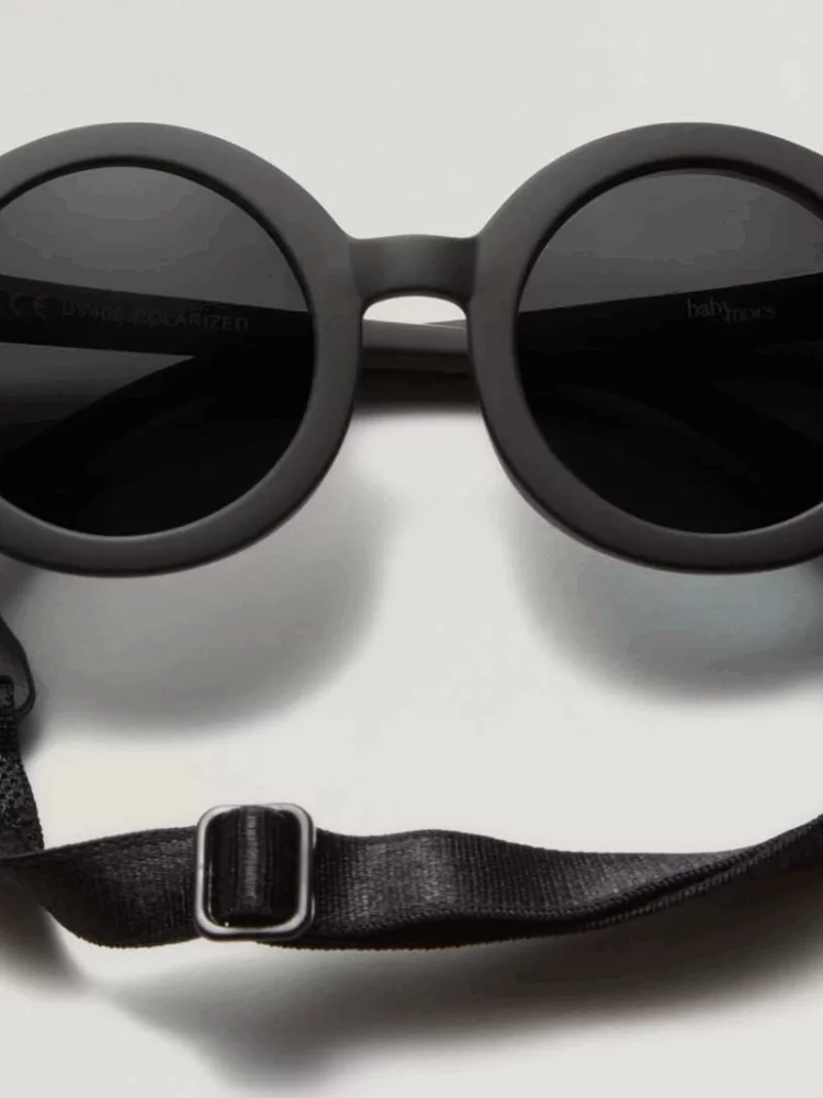 Lunette de soleil noire
